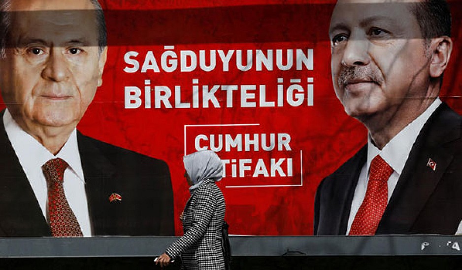 Τουρκία: Εκλογικές απώλειες για Ερντογάν. Σε ελεύθερη πτώση η λίρα