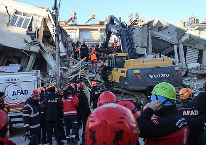 Σεισμός στην Τουρκία: Επταήμερο εθνικό πένθος κήρυξε ο Ερντογάν