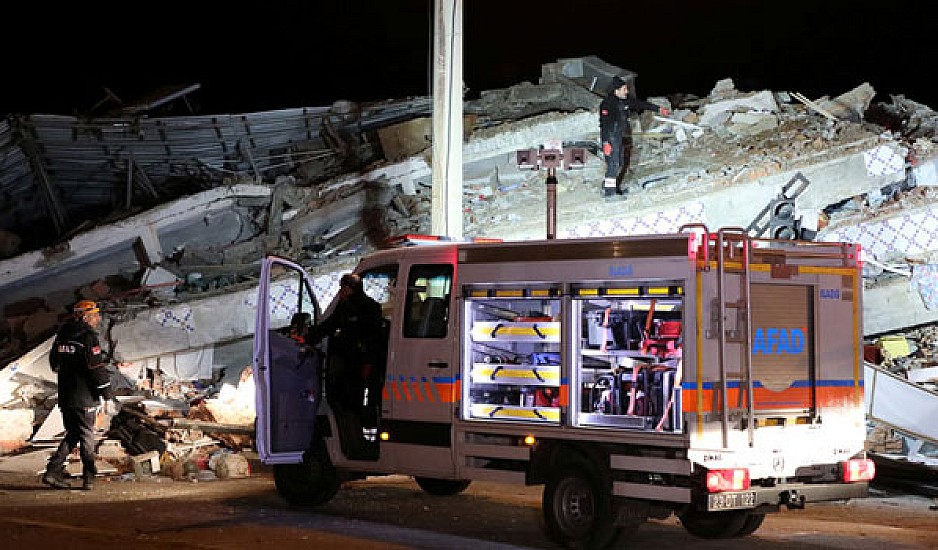 Φονικός σεισμός στην Τουρκία: 20 νεκροί και 1.015 τραυματίες