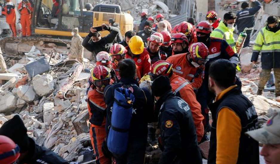 Σεισμός στην Τουρκία: Συγκλονιστικές διασώσεις ακόμα και 150 ώρες μετά το φονικό σεισμό