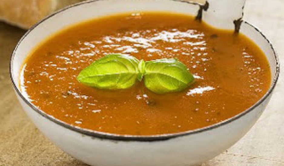 Τραχανάς σούπα με ντομάτα και καρότο