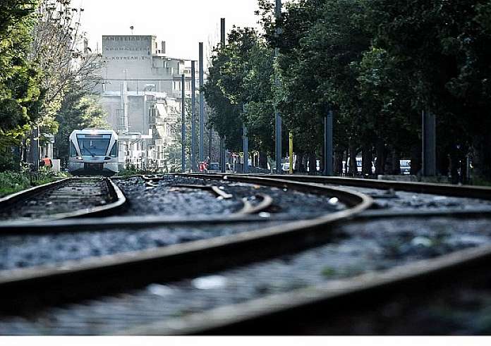 ΟΣΕ: «Τυφλά» τα τρένα από την Αχαρνών μέχρι την Τιθορέα. Δολιοφθορά καταγγέλλει ο ΟΣΕ