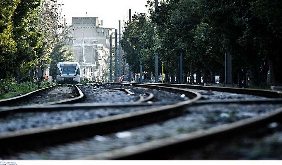 ΟΣΕ: «Τυφλά» τα τρένα από την Αχαρνών μέχρι την Τιθορέα. Δολιοφθορά καταγγέλλει ο ΟΣΕ