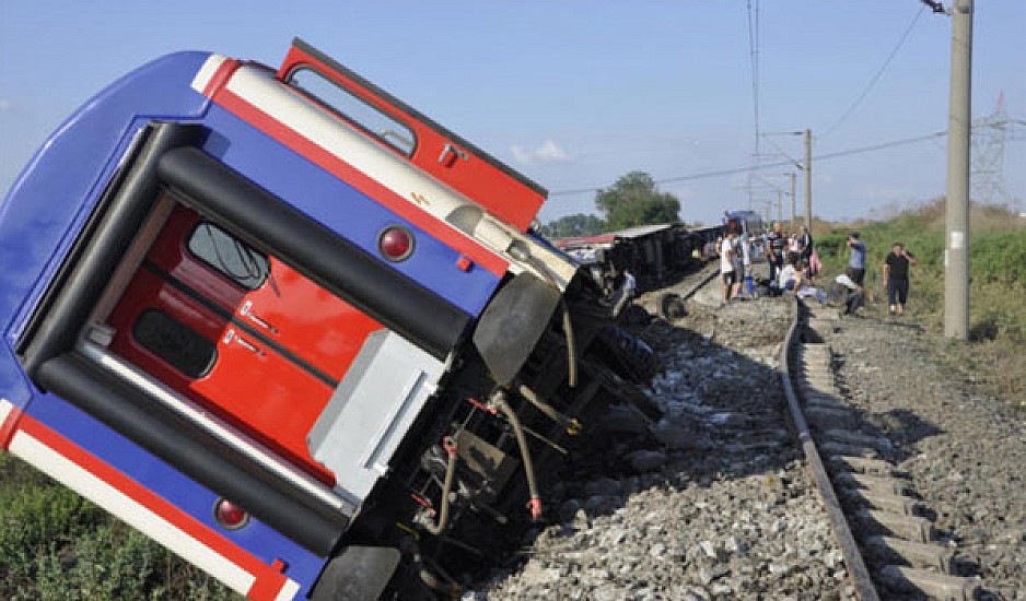 Τουρκία: 24 νεκροί από τον εκτροχιασμό του τρένου