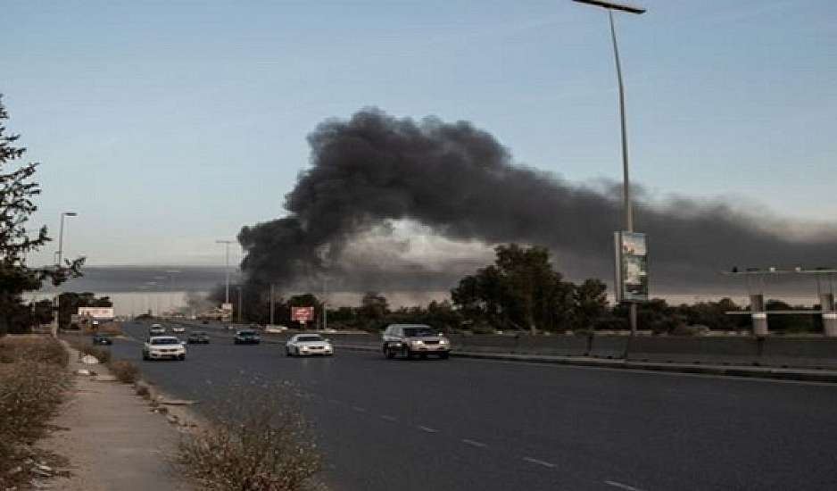 Πολύνεκρες επιθέσεις με ρουκέτες στην Τρίπολη της Λιβύης