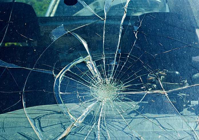 Χαϊδάρι: Καραμπόλα ΙΧ με φορτηγά – Η στιγμή της σύγκρουσης