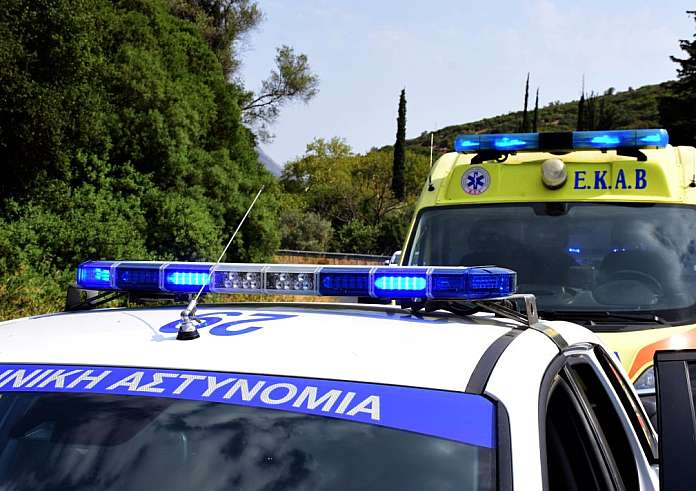 Τροχαίο στη Θεσσαλονίκη: Αυτοκίνητο έπεσε σε λεωφορείο - Μία τραυματίας