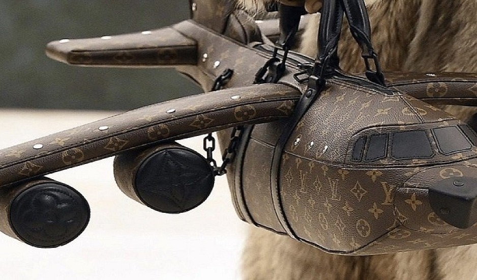 Αυτή η τσάντα Louis Vuitton  σε σχήμα αεροπλάνου, κοστίζει όσο ένα κανονικό αεροπλάνο