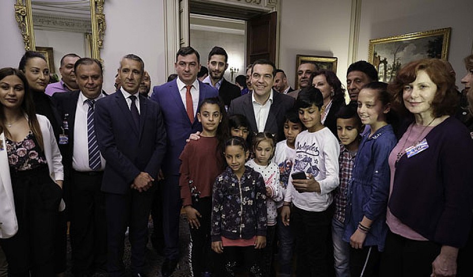 Εκπρόσωποι των Ρομά στο Μαξίμου. Το μήνυμα του πρωθυπουργού