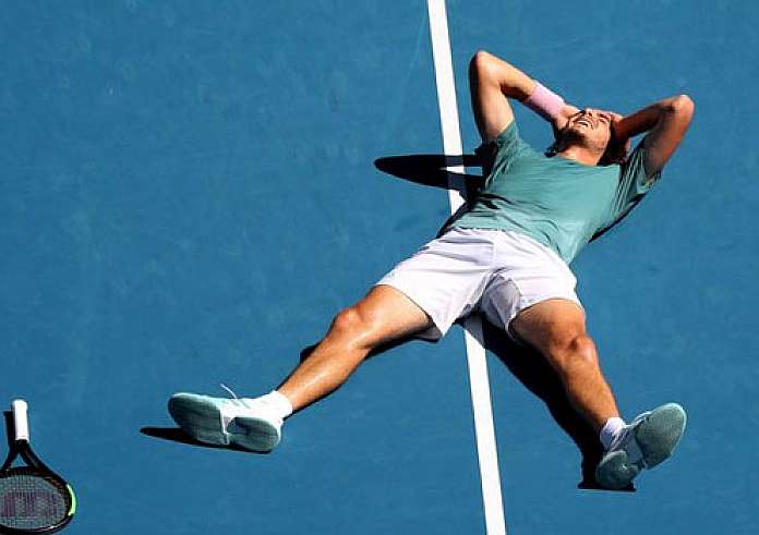 Στέφανος Τσιτσιπάς: Έκτος Australian Open ο Έλληνας τενίστας – Ηττήθηκε με 3-1 σετ από τον Φριτζ