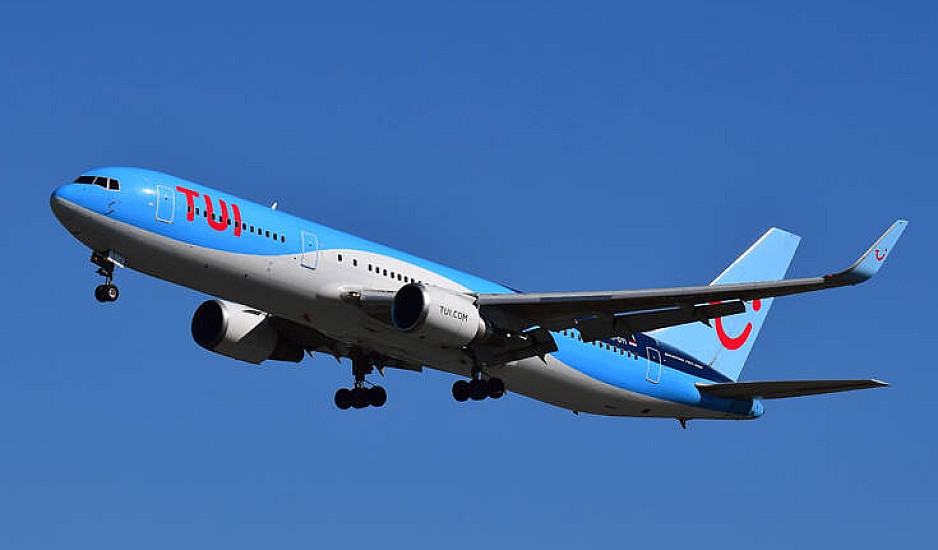 TUI: Oι 80 επιβάτες βρίσκονται σε άλλο αεροσκάφος και θα προσγειωθούν στις Βρυξέλλες απόψε