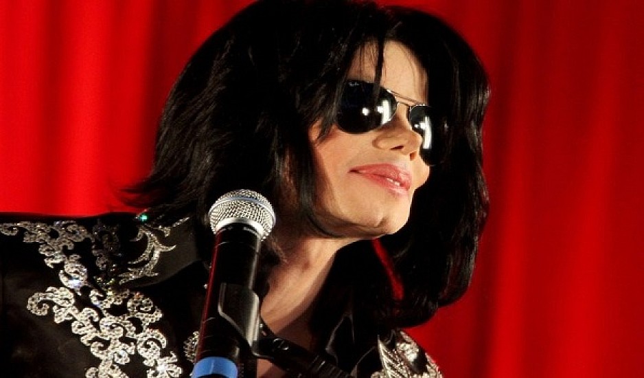 Στο φως η νεκροψία του Michael Jackson: Χωρίς μαλλιά ‑ Τατουάζ σε χείλη, φρύδια