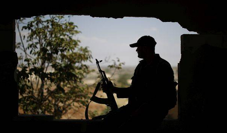 Κούρδοι μαχητές προωθούνται κατά των θέσεων των τζιχαντιστών στη Συρία