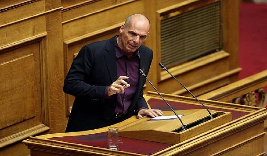 Βαρουφάκης: Έρχεται λιτότητα και αύξηση του χρέους στην Ελλάδα – Πρέπει να ντρεπόμαστε