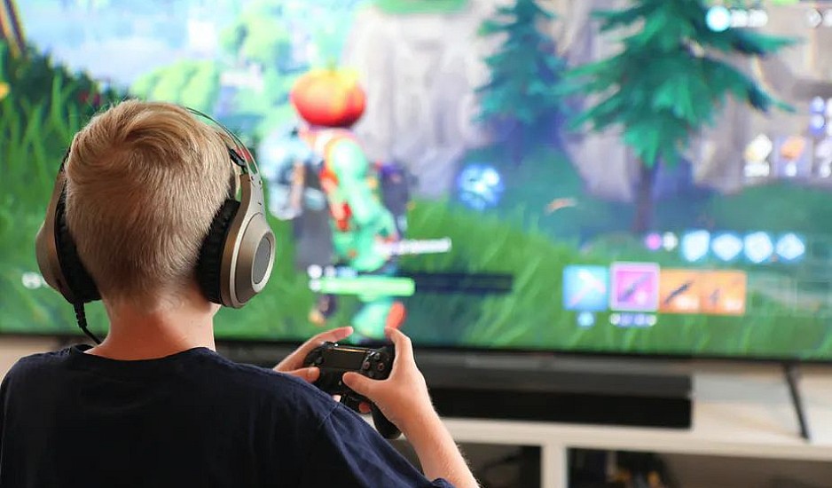 Πώς επηρεάζουν την ψυχική υγεία των παιδιών τα βιντεοπαιχνίδια και τα social media