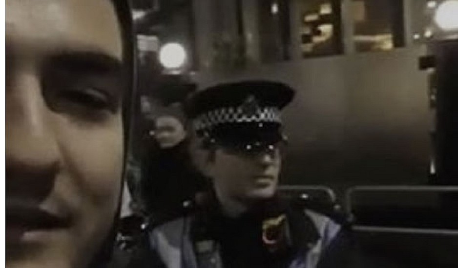 Έλληνας βρίζει αστυνομικό στο Λονδίνο, εκείνος του απαντάει ... όπως δεν περίμενε!