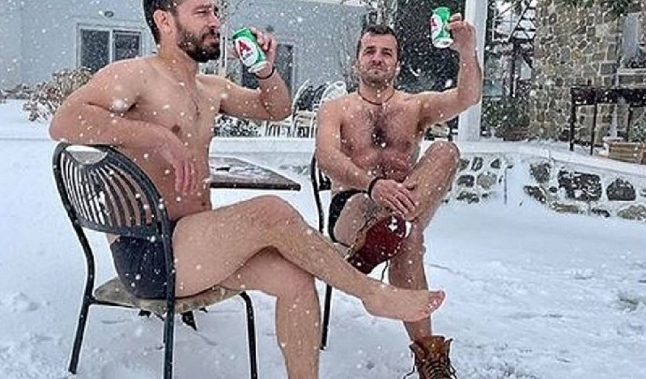 Σαμοθράκη: Η Μήδεια δεν τους πτόησε - Βγήκαν γυμνοί στα χιόνια, πίνοντας μπύρες