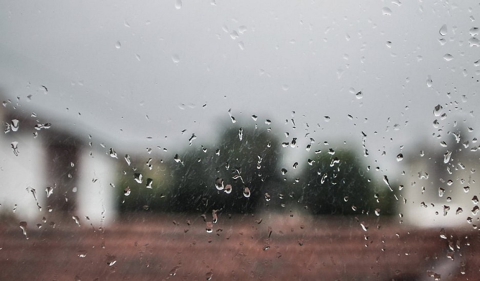 Καιρός: Η κακοκαιρία Ιανός θα χτυπήσει και την Κυριακή με βροχές και καταιγίδες