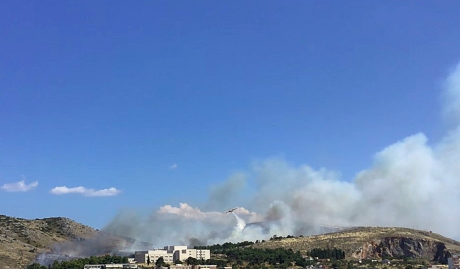 Χαλκίδα: Φωτιά κοντά στο Nοσοκομείο