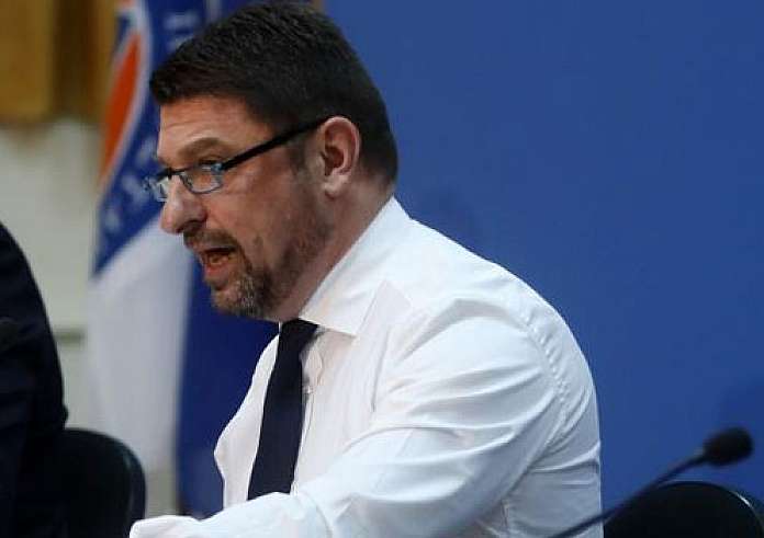 Στο Κέντρο Επιχειρήσεων Πολιτικής Προστασίας ο Χαρδαλιάς – Άνοιξε το ΟΑΚΑ για την υποδοχή πυρόπληκτων