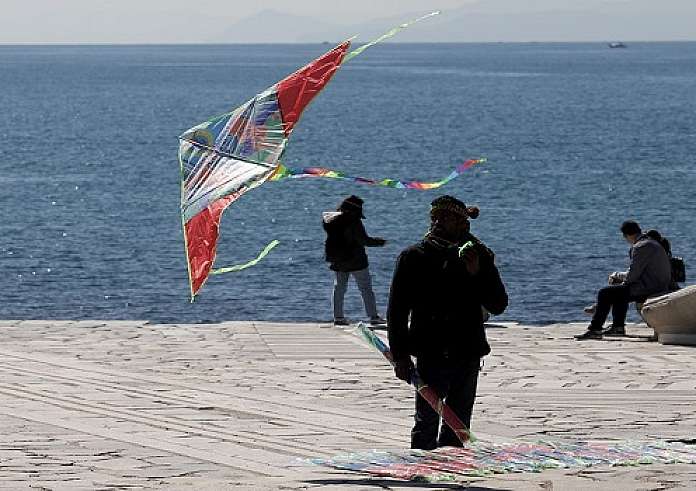 Καθαρά Δευτέρα: Μεγάλη η έξοδος για το τριήμερο – Με πληρότητα 100% αναχωρούν τα λεωφορεία για Πάτρα