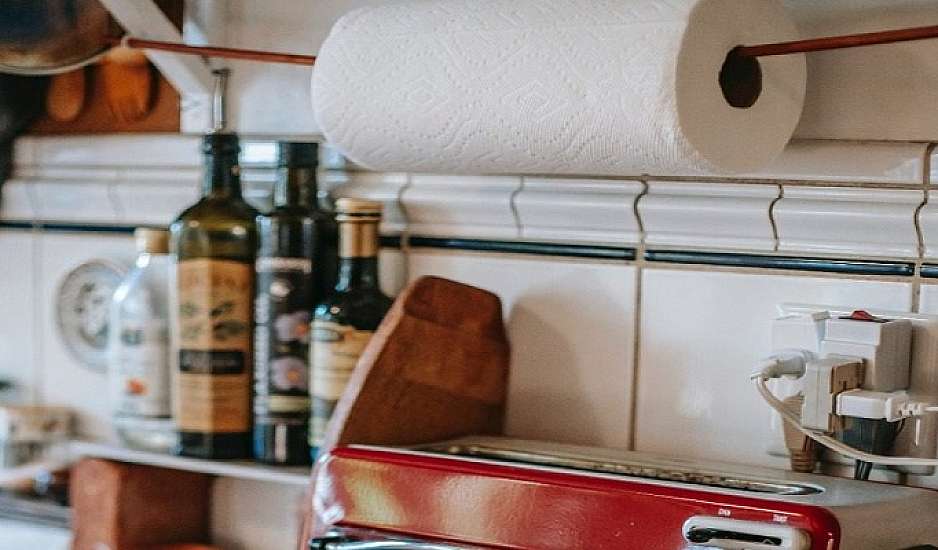 Το μυστικό για να μην ξοδεύετε πολύ χαρτί κουζίνας