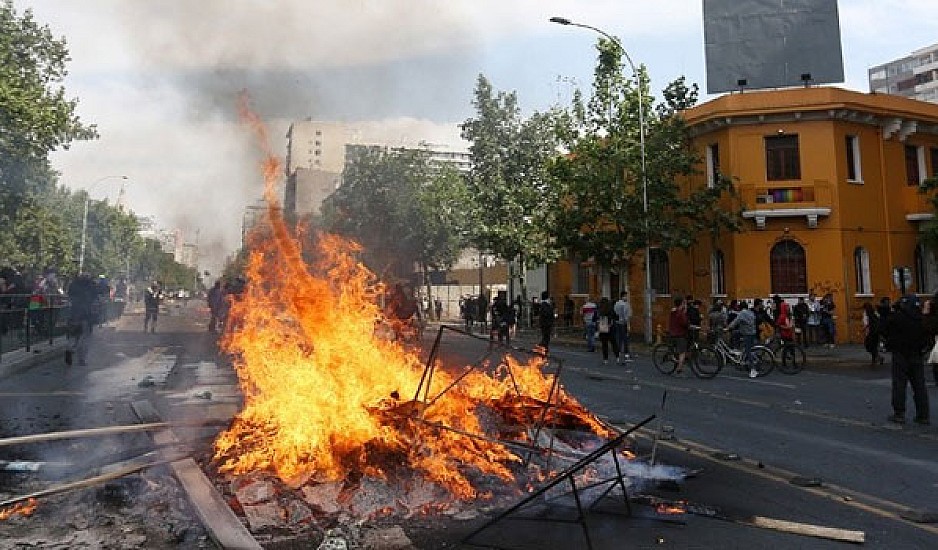 Χιλή: Τρίτη νύχτα απαγόρευσης κυκλοφορίας μετά τις ταραχές με τους 12 νεκρούς