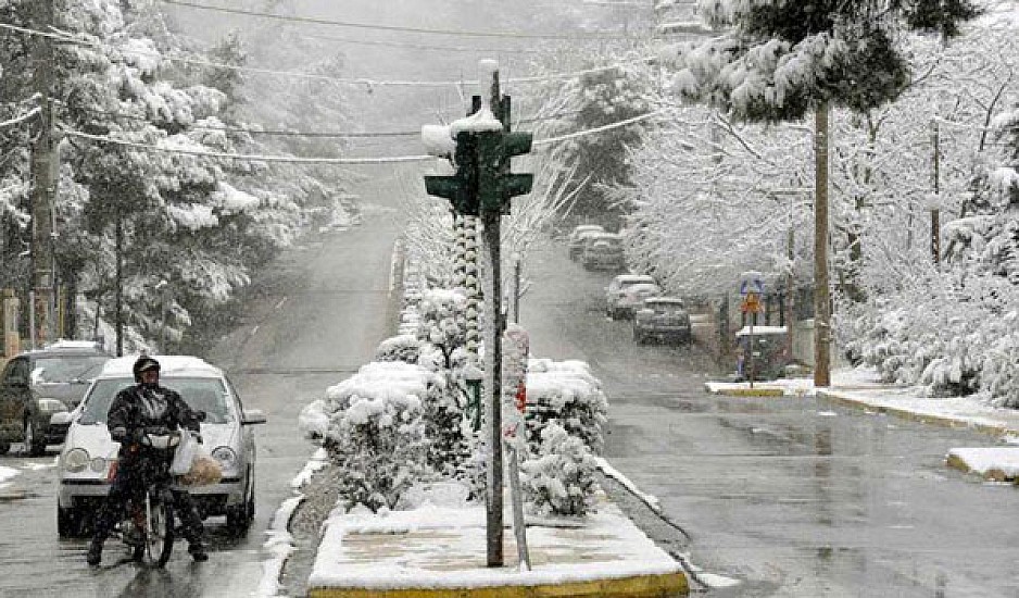 Έκτακτο δελτίο ΕΜΥ: Θα σαρώσει τη χώρα ο Τηλέμαχος. Σφοδρές χιονοπτώσεις και στην Αθήνα
