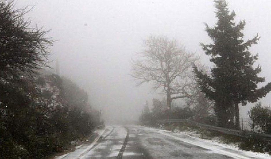 Ασθενής χιονόπτωση, χωρίς προβλήματα, στα περίχωρα της Θεσσαλονίκης