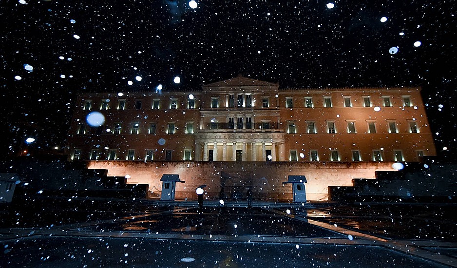 Πυκνό χιόνι από Μαρούσι και πάνω. Χιόνια και στην Αθήνα, Κίνδυνος στην Αθηνών - Λαμίας