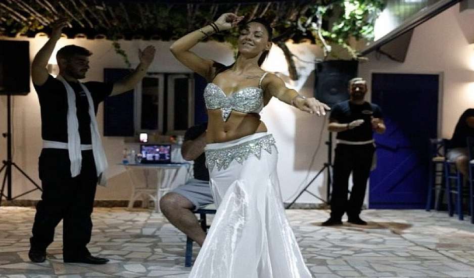 Αίγυπτος: Στη γενέτειρα του χορού της κοιλιάς οι ντόπιες δεν κουνούν πλέον τους γοφούς τους