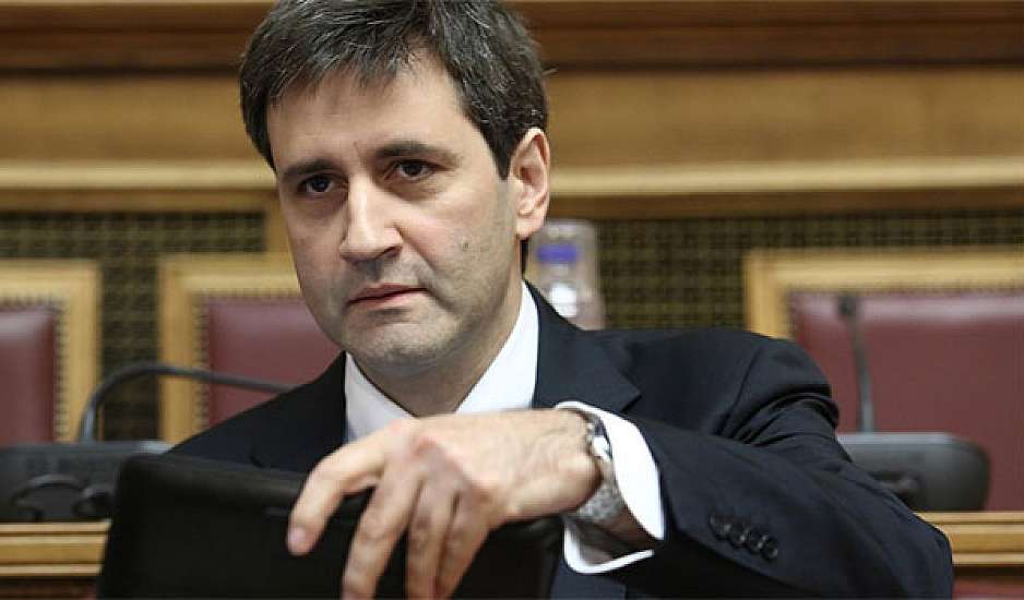 Συναγερμός έξω από το σπίτι του Χουλιαράκη. Δύο προσαγωγές