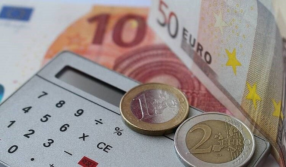 Ευρώ: Βρέθηκε έναντι του δολαρίου στο χαμηλότερο επίπεδο των τελευταίων περίπου 20 ετών