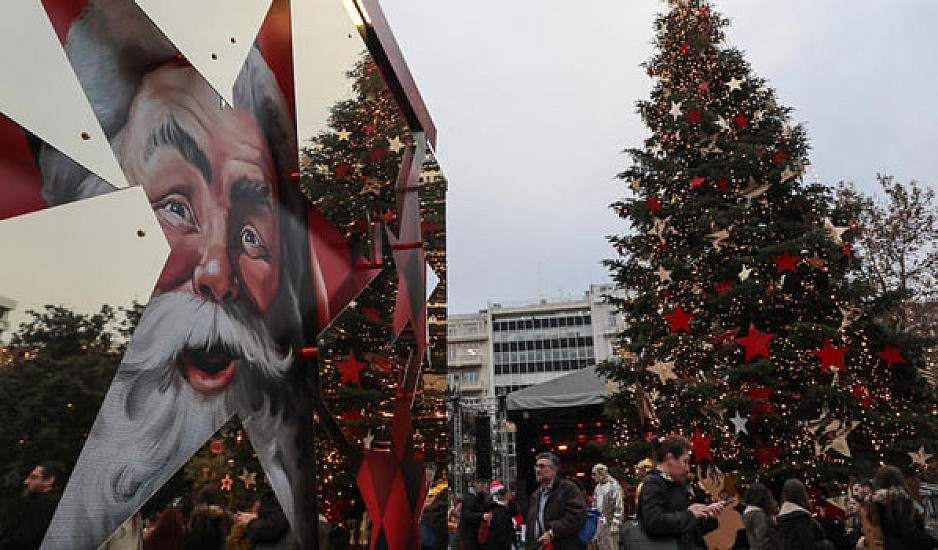 Πόσο θα κοστίσει φέτος ο Χριστουγεννιάτικος στολισμός στο Δήμο Αθηναίων