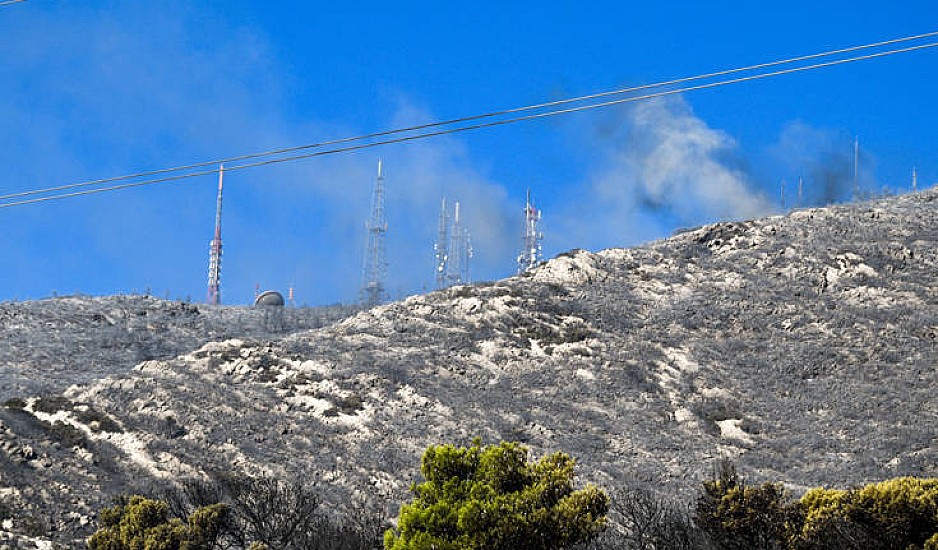 Προβλήματα σε ραδιόφωνα και κανάλια λόγω της φωτιάς στον Υμηττό