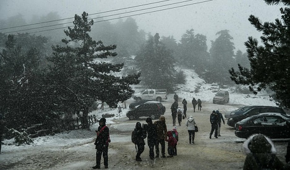 Καιρός: Η Ζηνοβία φέρνει χιόνια και στα πεδινά της Αττικής - Στα «λευκά»  η Πάρνηθα