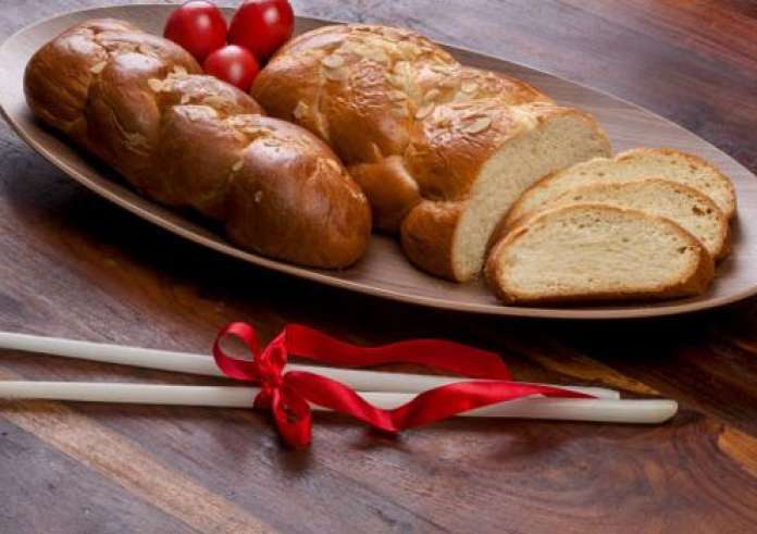 Η συνταγή της γιαγιάς για τα πιο αφράτα τσουρέκια