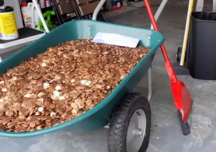 Εταιρία εκδικήθηκε υπάλληλο που παραιτήθηκε πληρώνοντάς τον ένα βουνό 91.500 λεπτών του δολαρίου