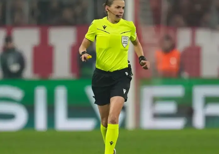 Στεφανί Φραπάρ: Η πρώτη γυναίκα διαιτητής που θα σφυρίξει στον τελικό Κυπέλλου Ελλάδας