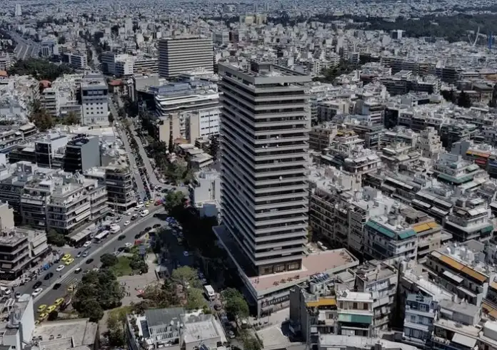 Βουτιά θανάτου 25χρονου από τον 24ο όροφο του πύργου Αθηνών