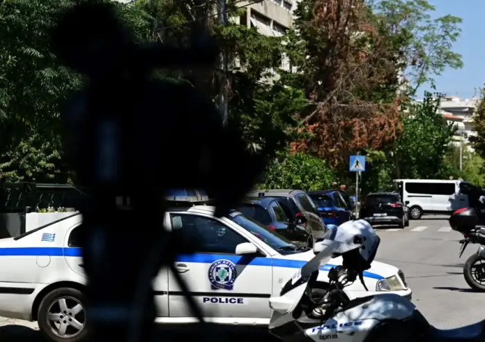 Σοκ στο Χαλάνδρι: 28χρονος κατακρεούργησε 47χρονη με 15 μαχαιριές στην είσοδο πολυκατοικίας