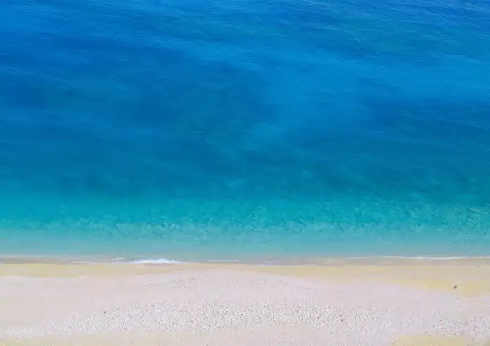 Λευκάδα: Χρέωναν 10 ευρώ για την είσοδο σε δημόσια παραλία