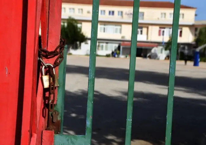 Delivery στα σχολεία: Ο νέος πονοκέφαλος για εκπαιδευτικούς και κυλικεία