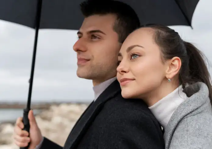 Φόβος δέσμευσης: Γιατί απομακρυνόμαστε όταν τα πράγματα σοβαρεύουν και πώς μπορούμε να τον ξεπεράσουμε