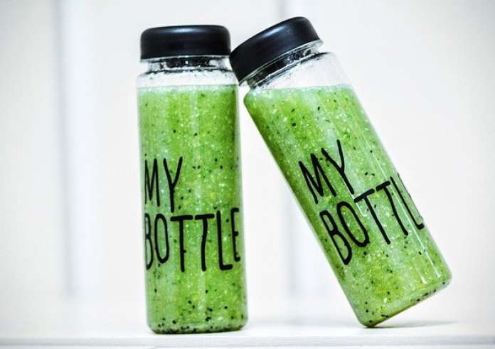 Πράσινο smoothie με ακτινίδιο, μπανάνα και σπανάκι