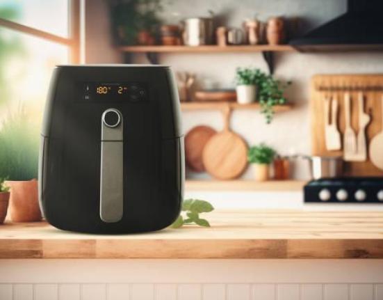 Αυτό το λάθος κάνει το Air Fryer ανθυγιεινό - Δες το κρυφό σημείο που χρειάζεται καθάρισμα