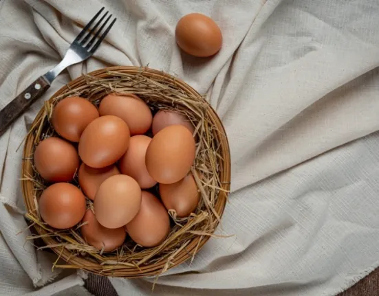 Αυγά και χοληστερίνη: Μύθος ή πραγματικότητα; Πώς επηρεάζει η καθημερινή κατανάλωση