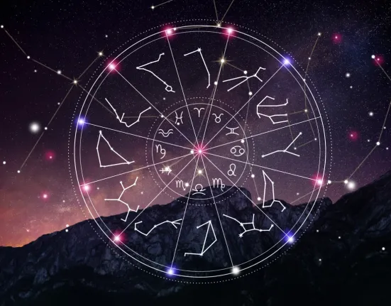 Τα 4 ζώδια που λαμβάνουν ένα ισχυρό σημάδι από το σύμπαν – «Κρυμμένες αλήθειες έρχονται στην επιφάνεια»