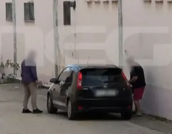 Κορυδαλλός: Σωφρονιστικός υπάλληλος έβγαλε κρατούμενο για να του επιδιορθώσει το αυτοκίνητο