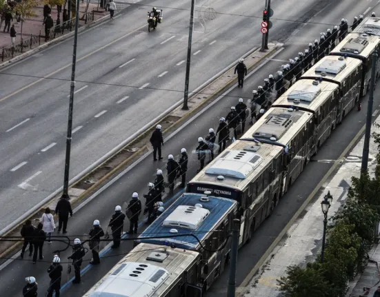 Πολυτεχνείο 2025: «Φρούριο» η Αθήνα με 5.000 αστυνομικούς, drones και κλειστούς σταθμούς Μετρό